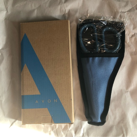 2009 Avon Blue Shredder Scissors with Matching Blue Pouch - Picture 3 of 9